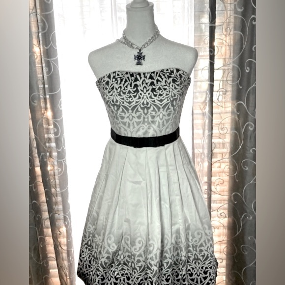 NEW White House Black Market Blackand white ombré 50’s Style Midi dress size 0 - Picture 2 of 16